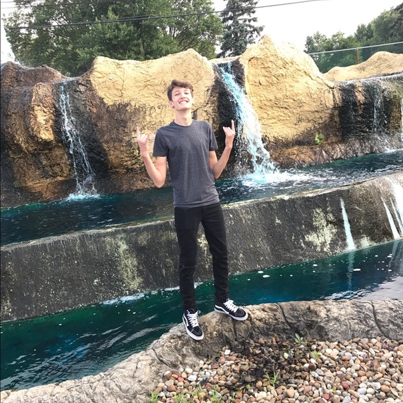 Meet your Posher, Tyler - Picture 1 of 1